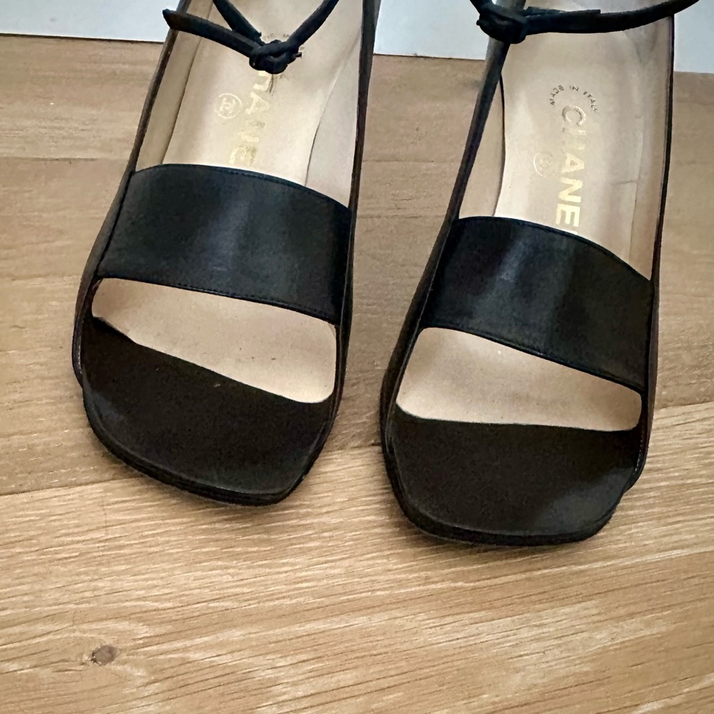 Vintage Chanel Cruise Collection Slingback Heels - Picture 5 of 14